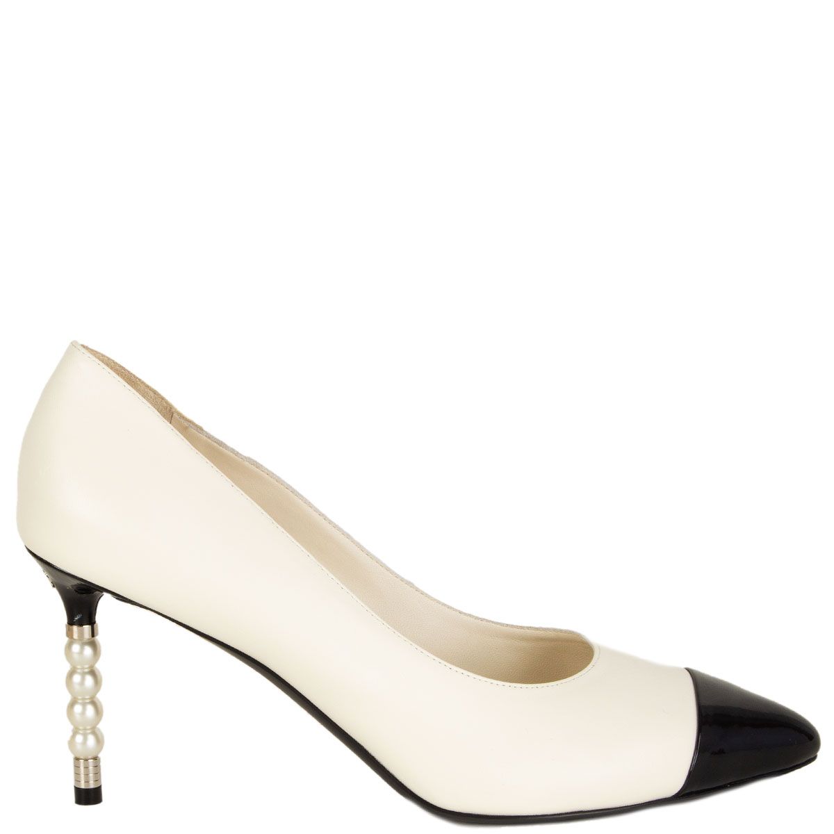 Chanel Black&White Pumps With Pearl Detail
