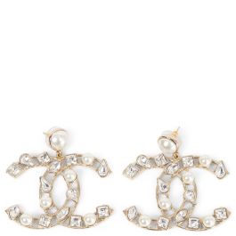 pearl drop chanel earrings cc